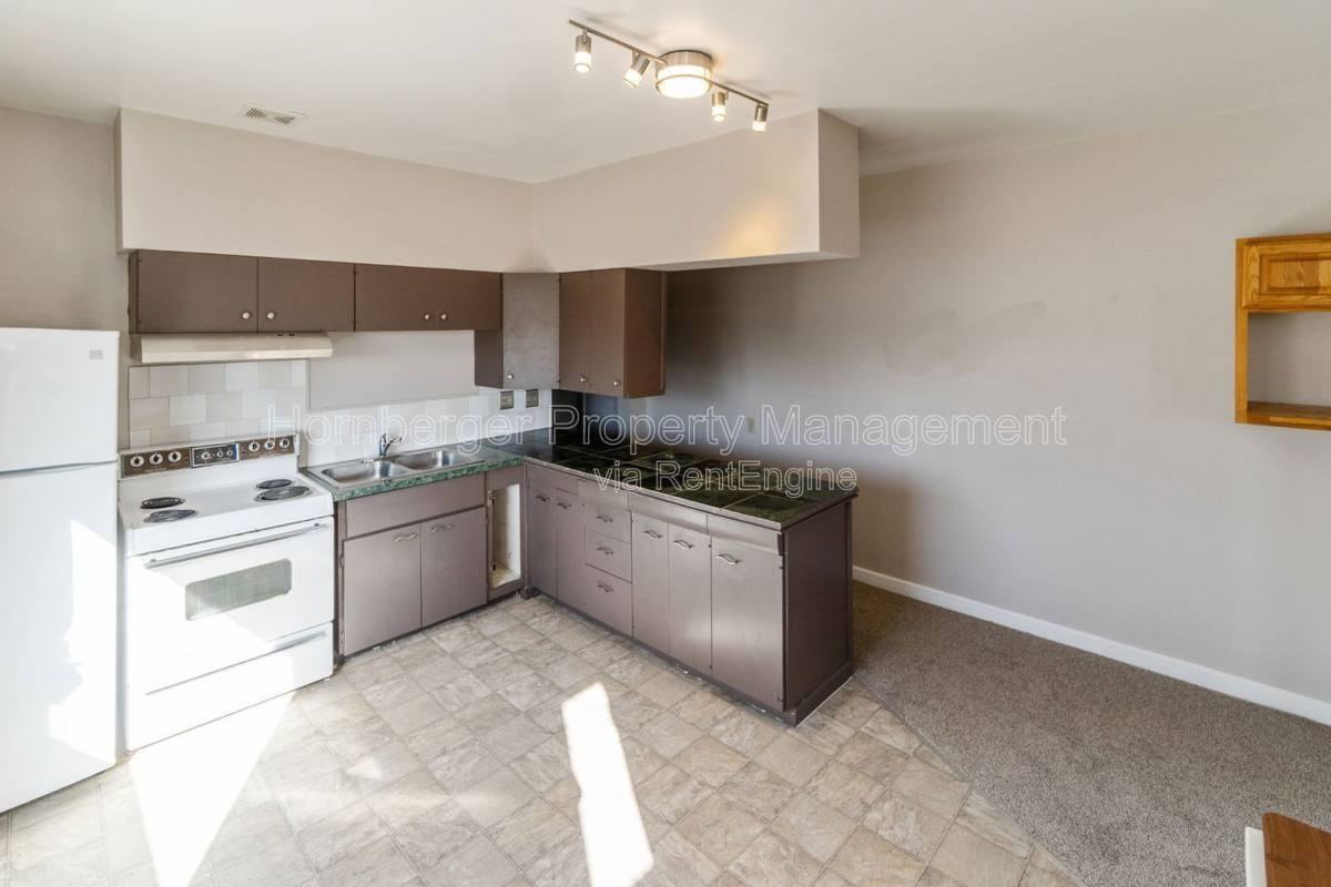 734 West Jackson Avenue - Photo 3 of 10