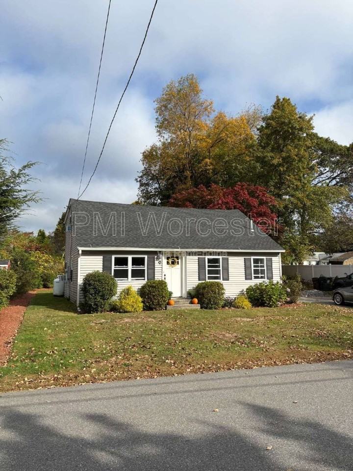 9 Greenwood Dr - Photo 3 of 10