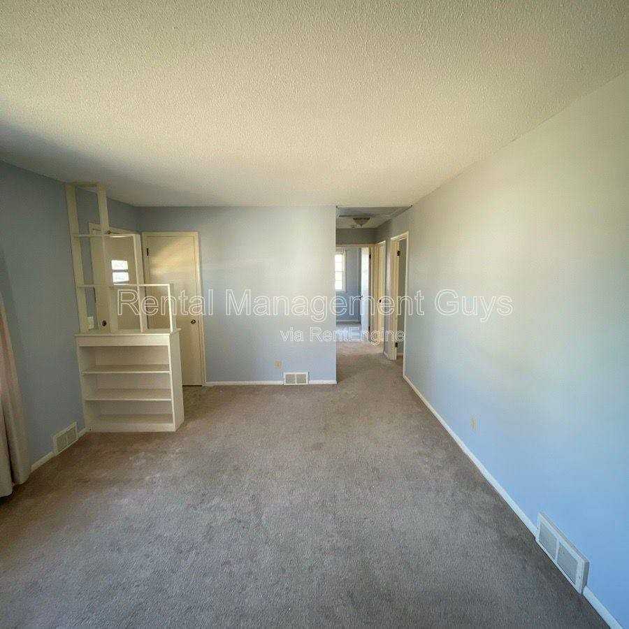 5433 Louisiana Ave N - Photo 2 of 10