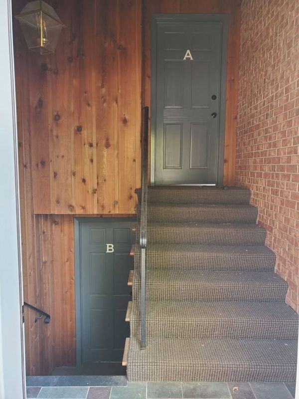 1091 6th St Se - Photo 2 of 9