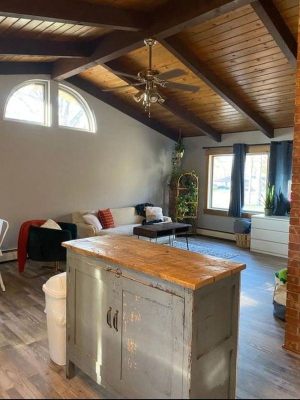 1091 6th St Se - Photo 4 of 9