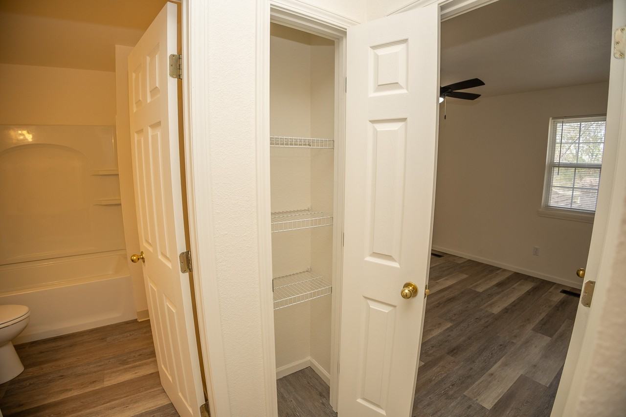 325 S Summit Dr #A - Photo 3 of 28