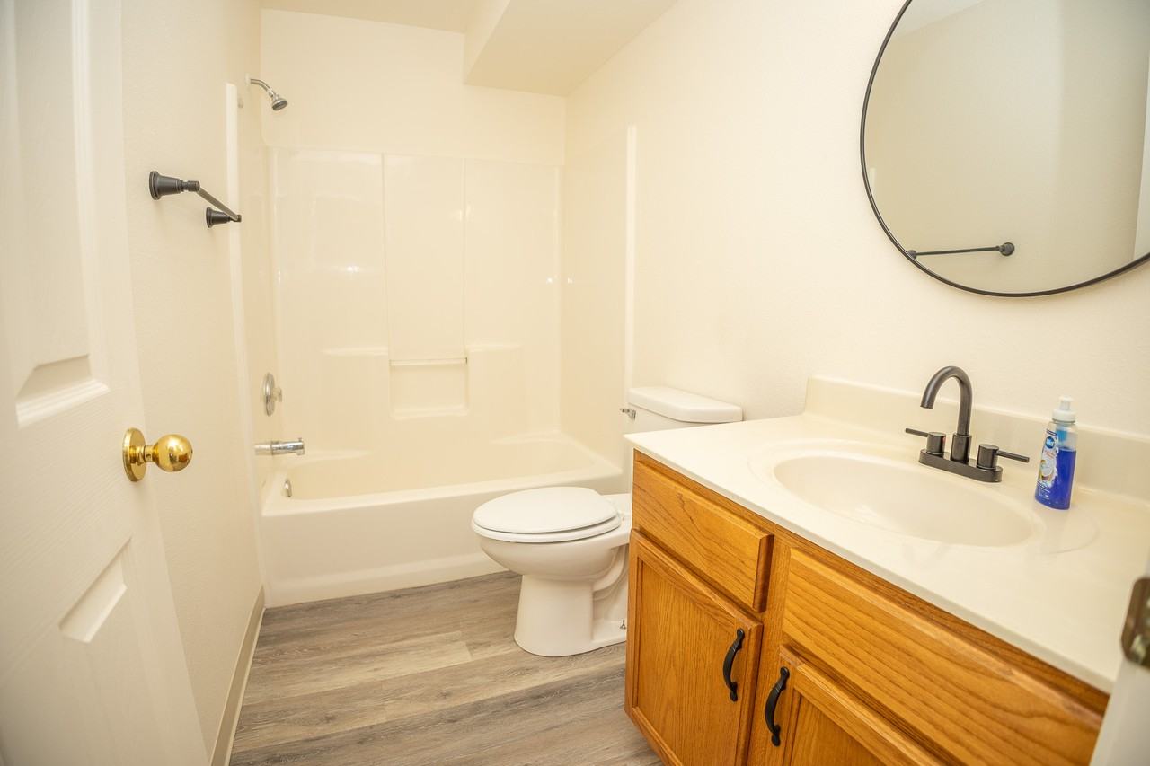 325 S Summit Dr #A - Photo 3 of 28