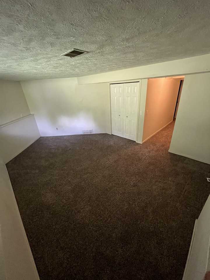 7992 Green Meadow Ct #8004 - Photo 6 of 9