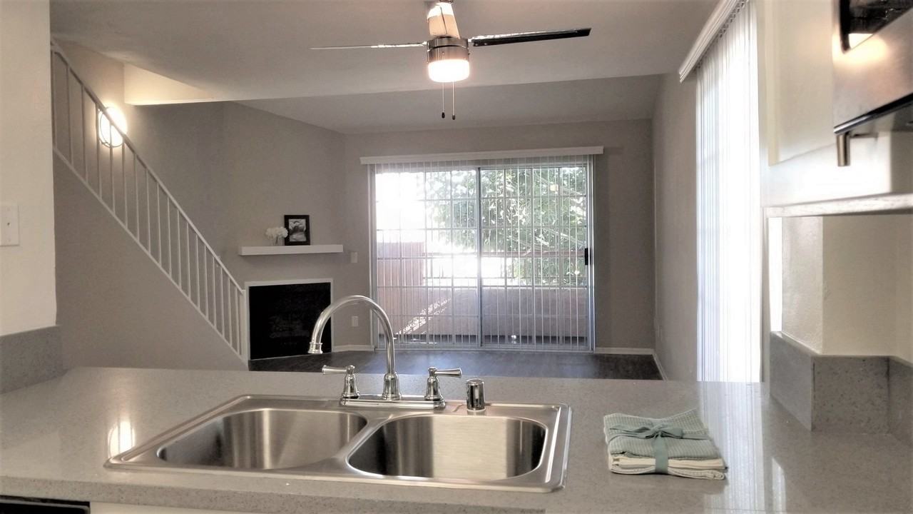 Townhomes on Emerson - Photo 6 of 40