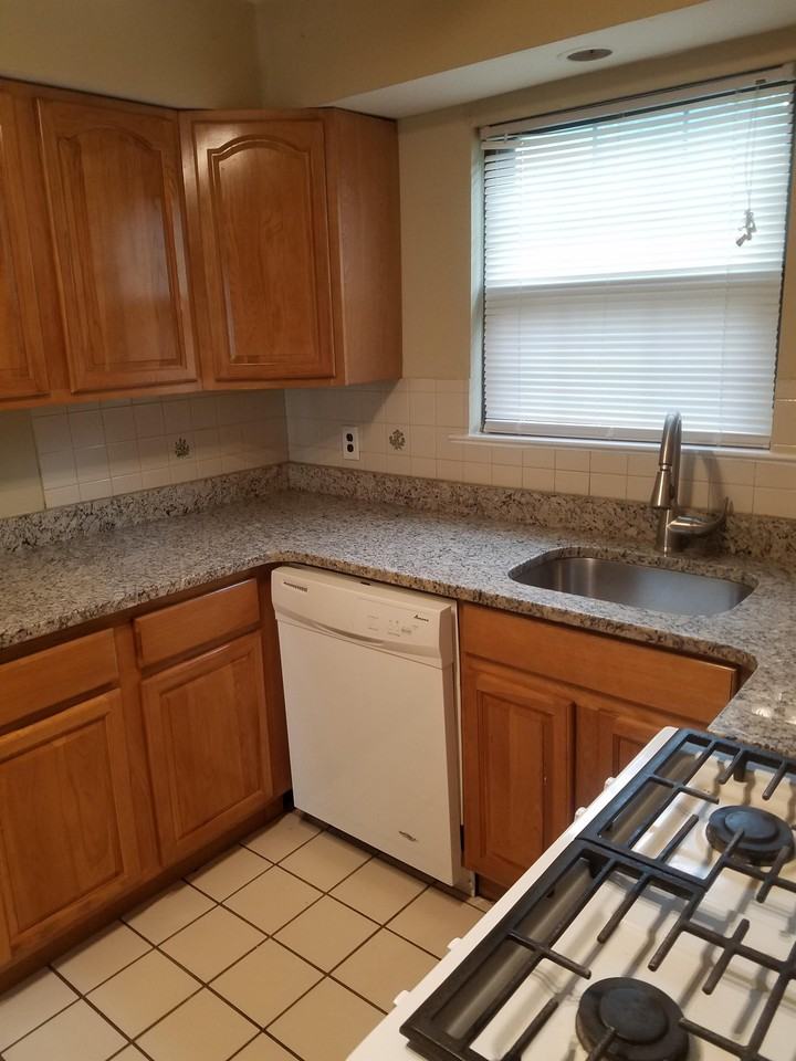 46 Polk St - Photo 3 of 27