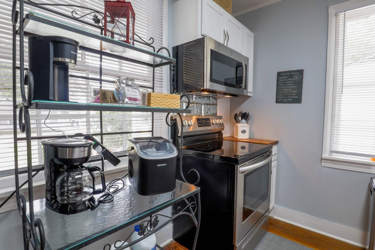 212 S 25th Ave #1 - Photo 2 of 10