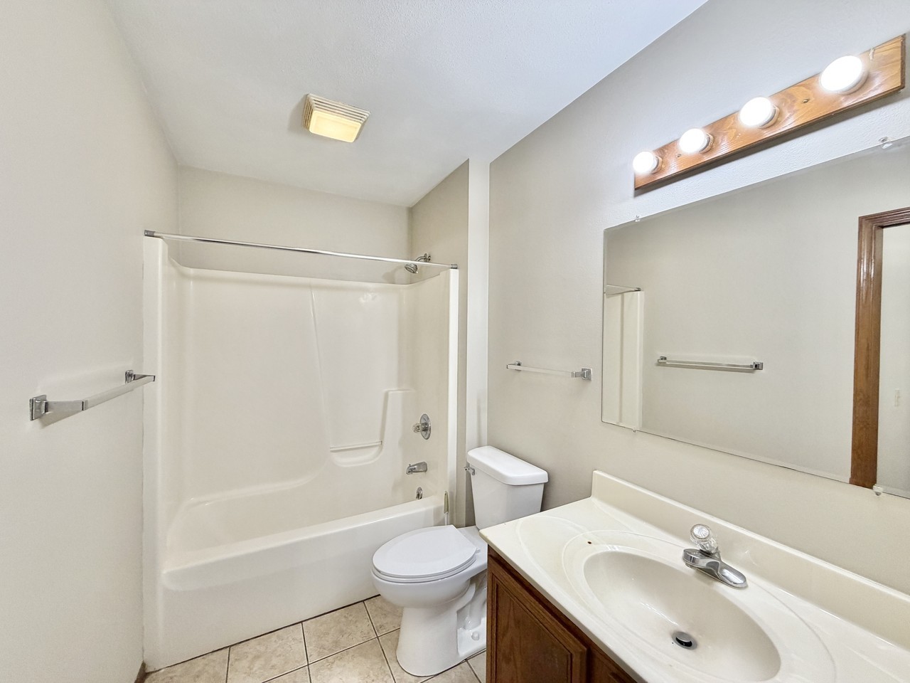 203 Marlboro Ave #203 - Photo 7 of 13