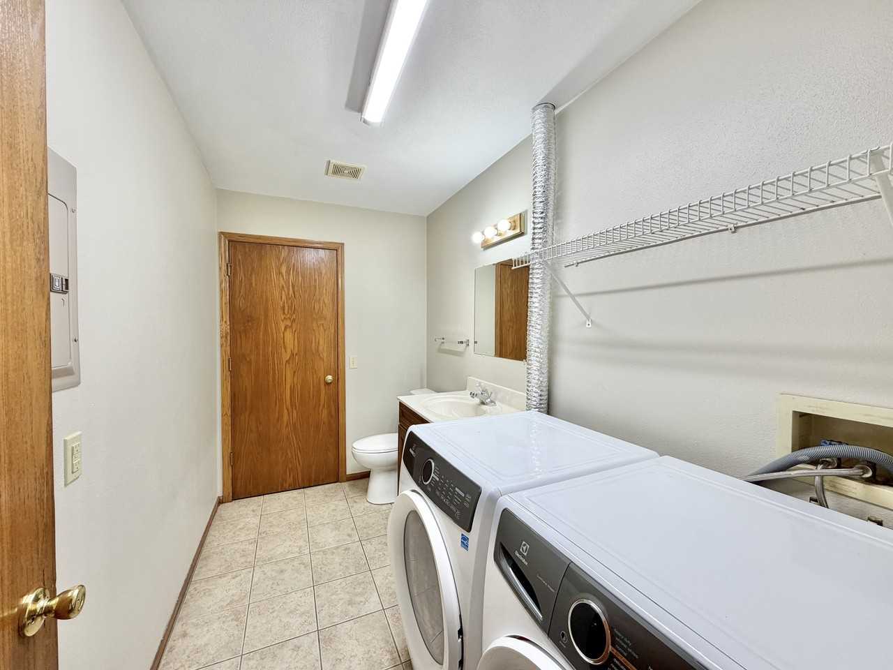 203 Marlboro Ave #203 - Photo 2 of 13