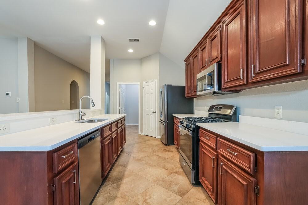 13323 Lake Passage Ln - Photo 7 of 16