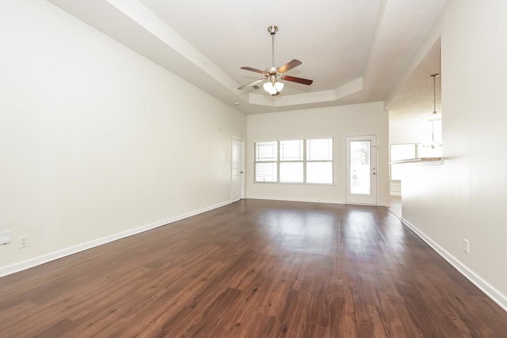 3342 Cotswold Ln - Photo 3 of 16