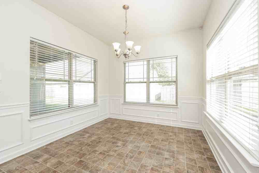 3342 Cotswold Ln - Photo 5 of 16