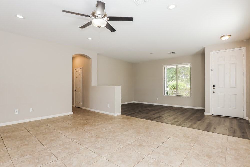 40994 N Vine Ave - Photo 4 of 16