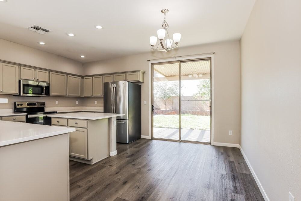 40994 N Vine Ave - Photo 6 of 16
