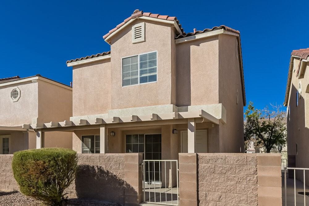 5454 Dungaree St - Photo 2 of 17