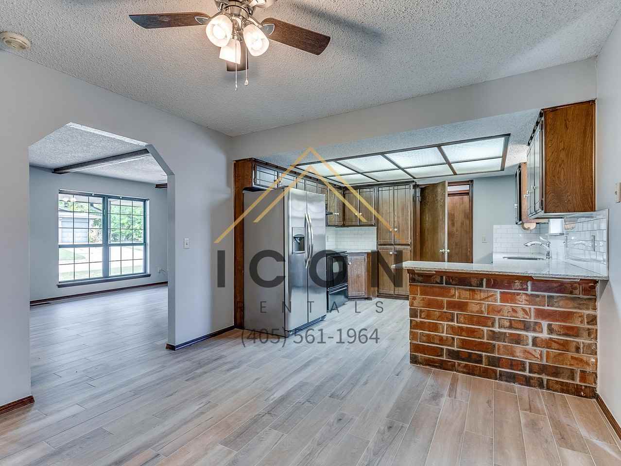 1912 N Gleason Ave - Photo 3 of 29