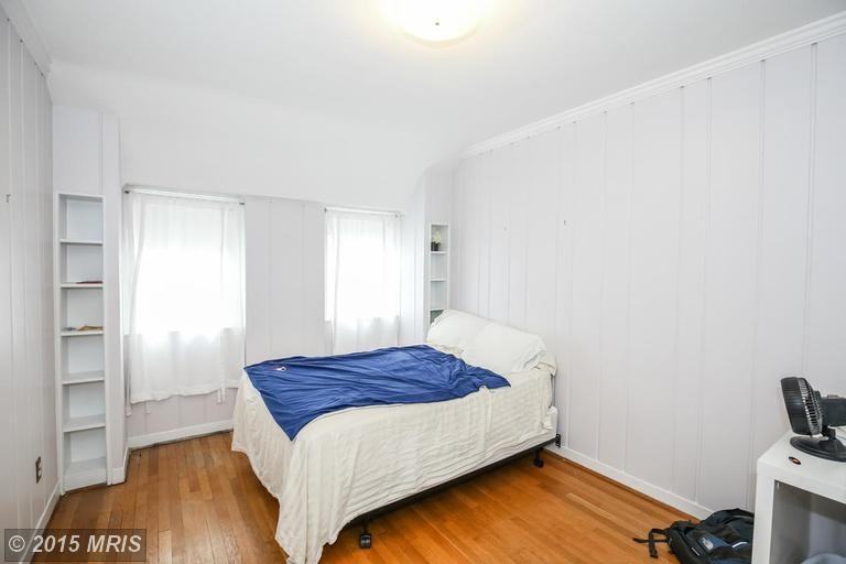 1421 34th St Nw #1 - Photo 4 of 29