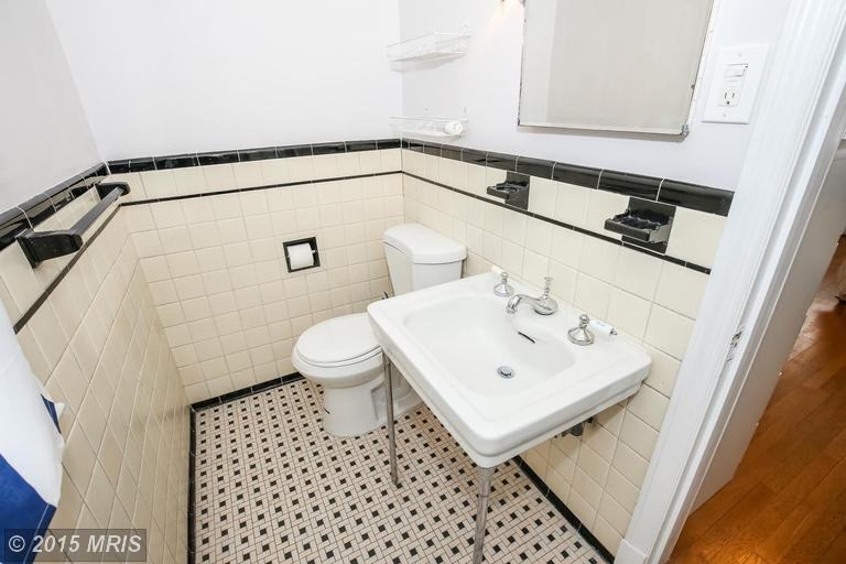 1421 34th St Nw #1 - Photo 7 of 29