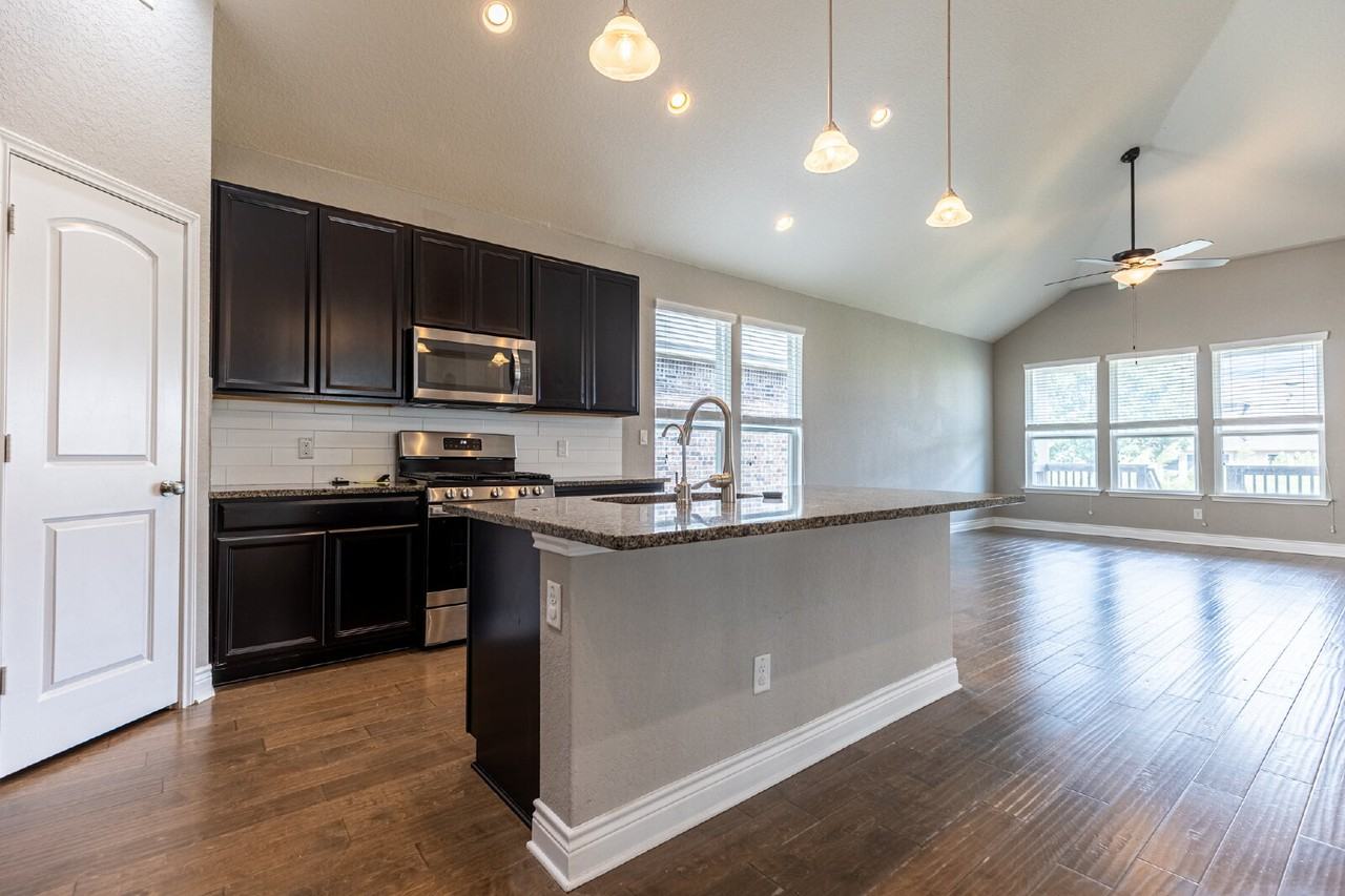 27462 Paraiso Sands - Photo 7 of 46