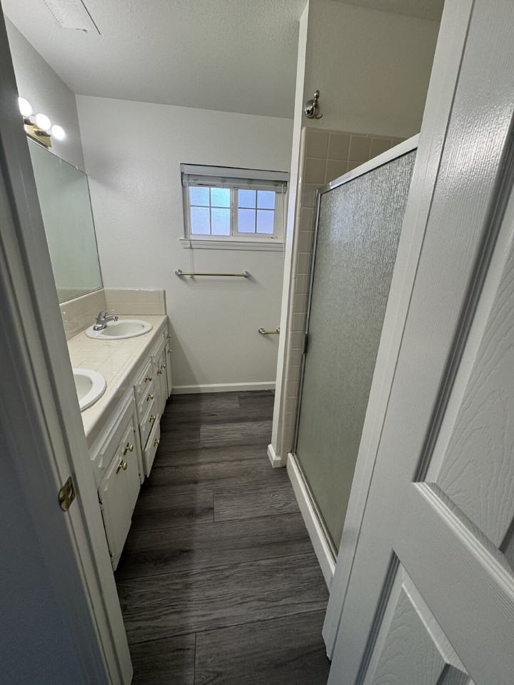 557 W Donna Dr - Photo 2 of 29