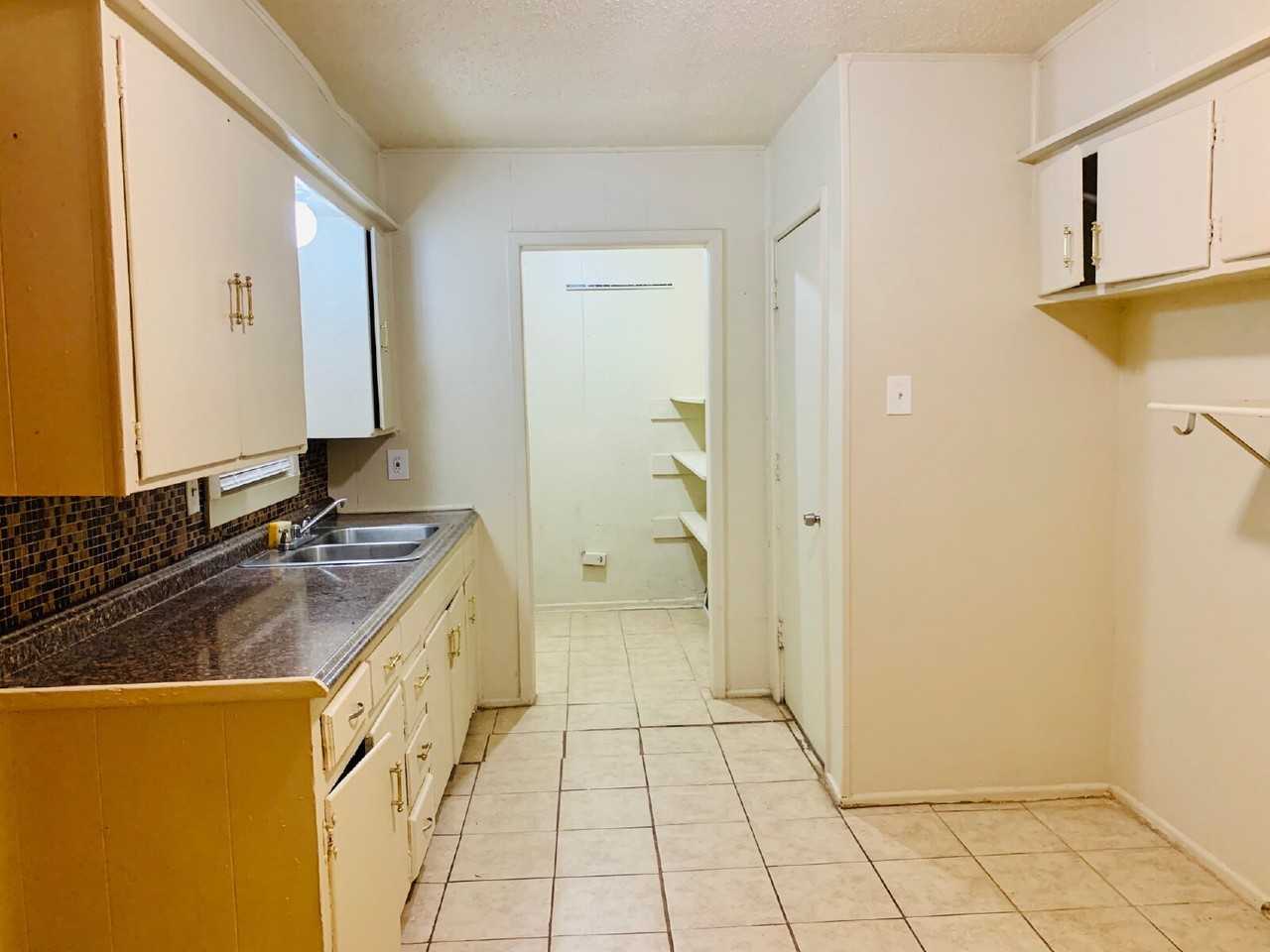 2705 East 2nd Street - Photo 5 of 8