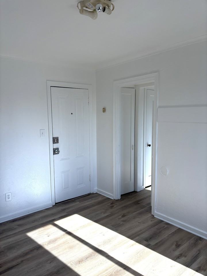 1816 Woolsey St #3 - Photo 5 of 21