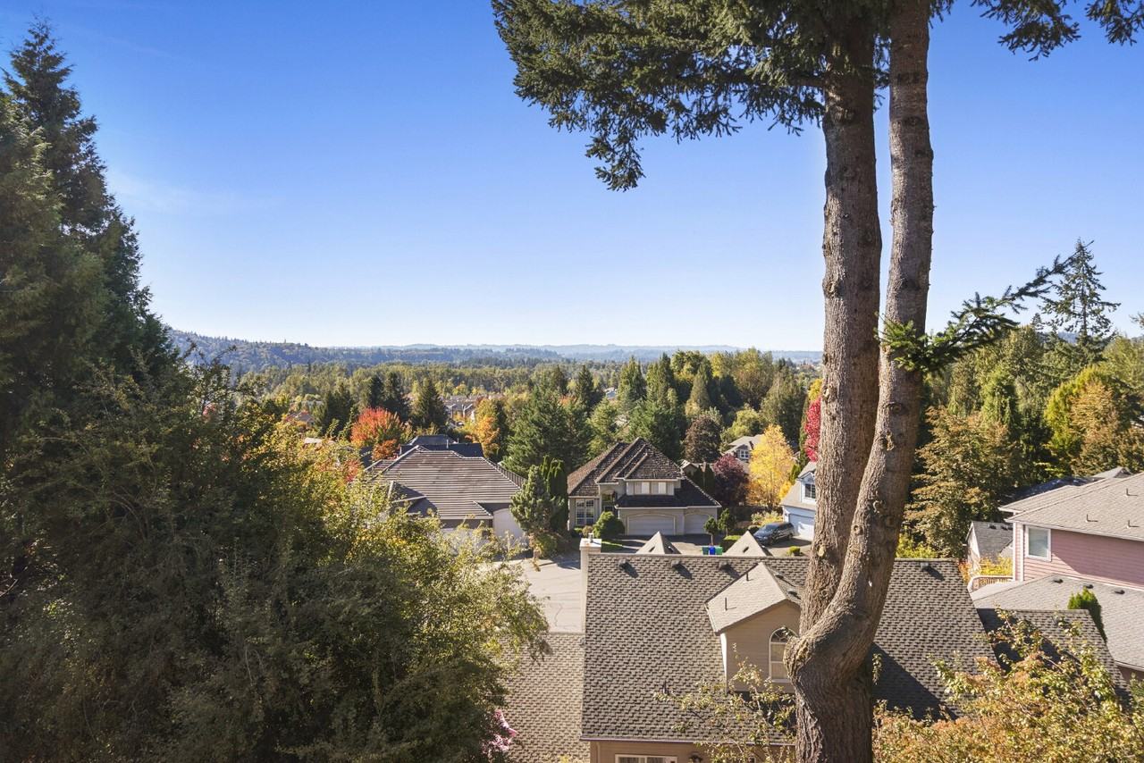 16075 Southeast Winterborne Court - Photo 3 of 45