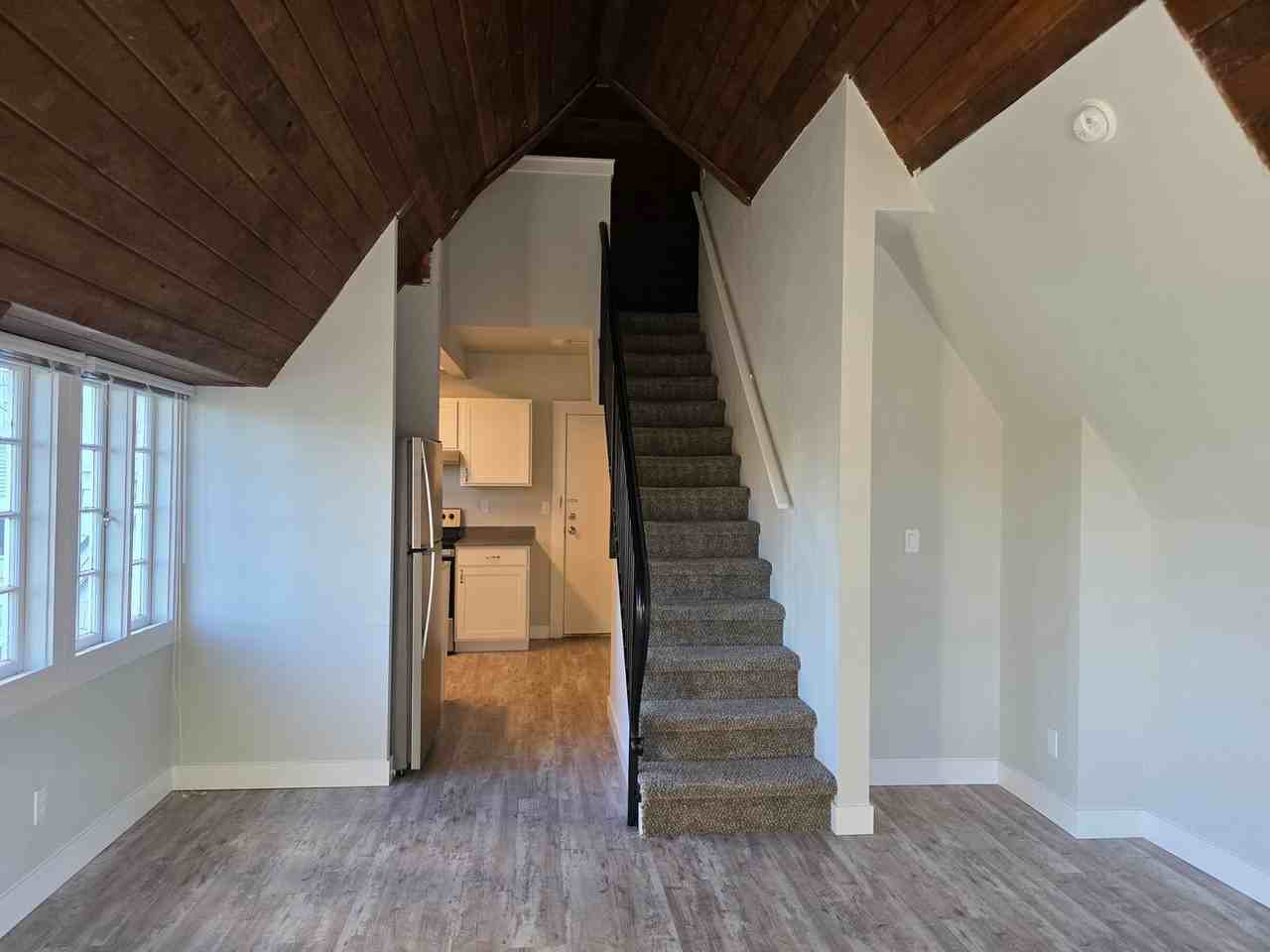 Murray House - Photo 4 of 14