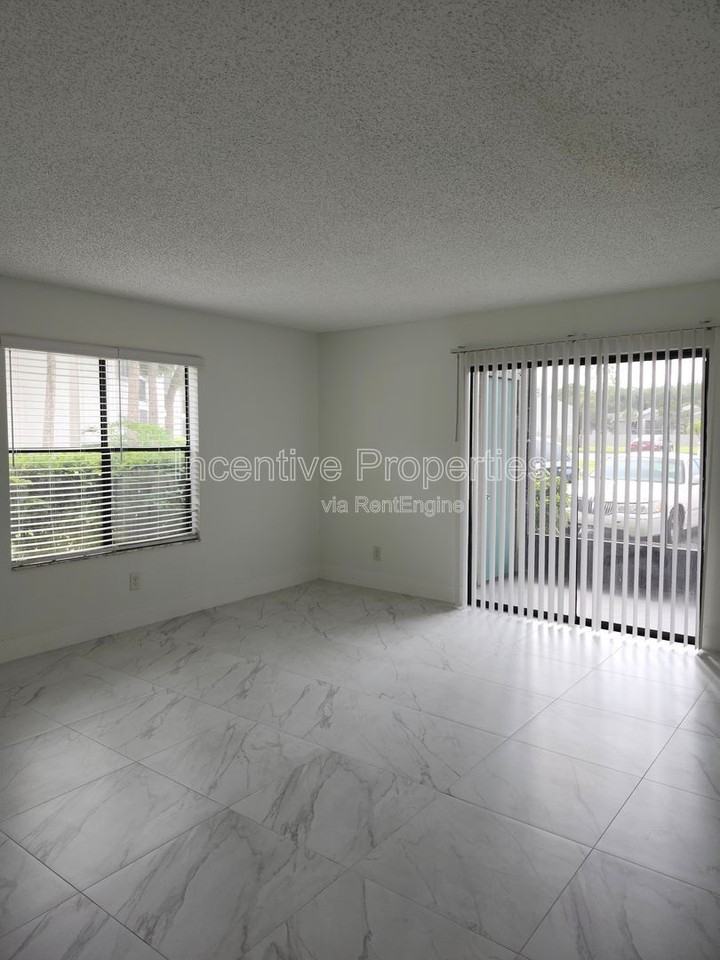 2260 Cascades Blvd #107 - Photo 6 of 32