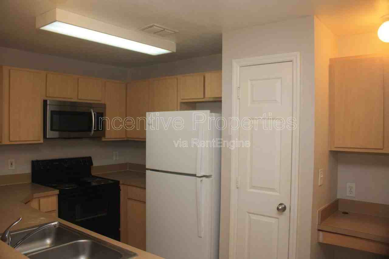 1985 Erving Circle #306 - Photo 3 of 26