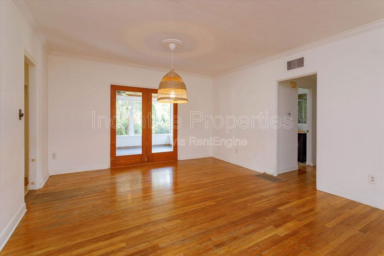 1235 Ayrshire St - Photo 5 of 20