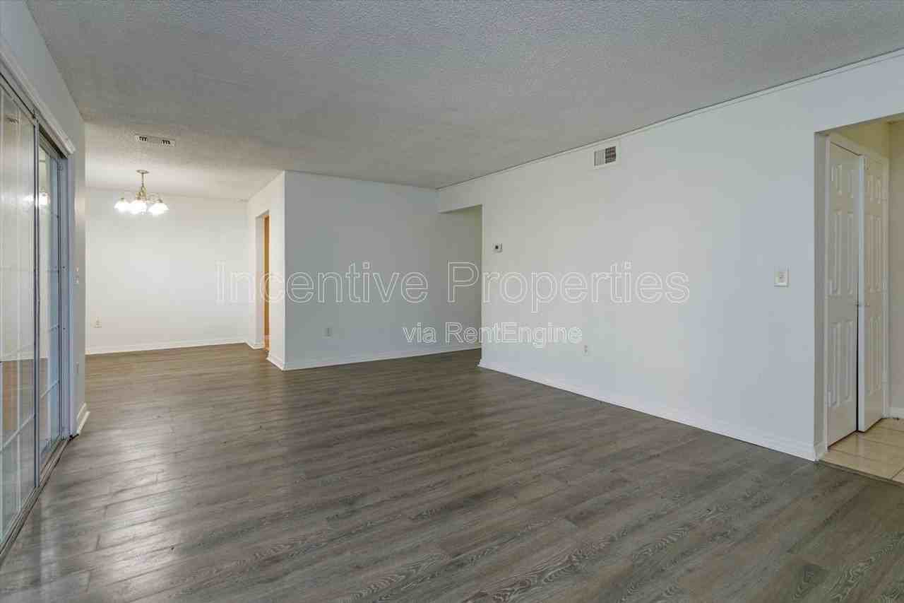 4177 Versailles Drive #G - Photo 3 of 50