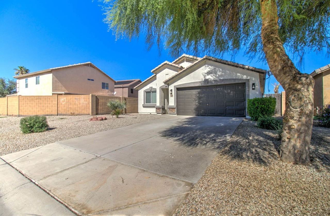 4568 East Superior Road - Photo 3 of 46