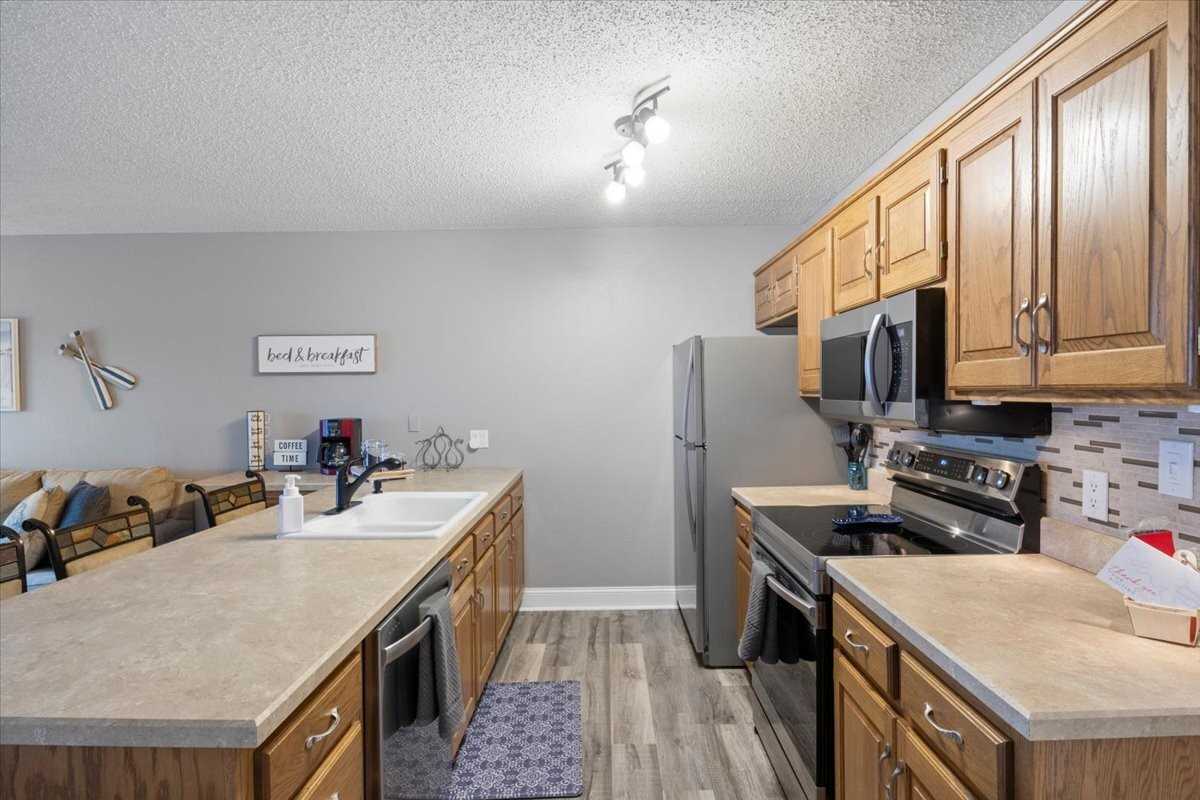 1554 Harbor Pt #1 - Photo 7 of 50