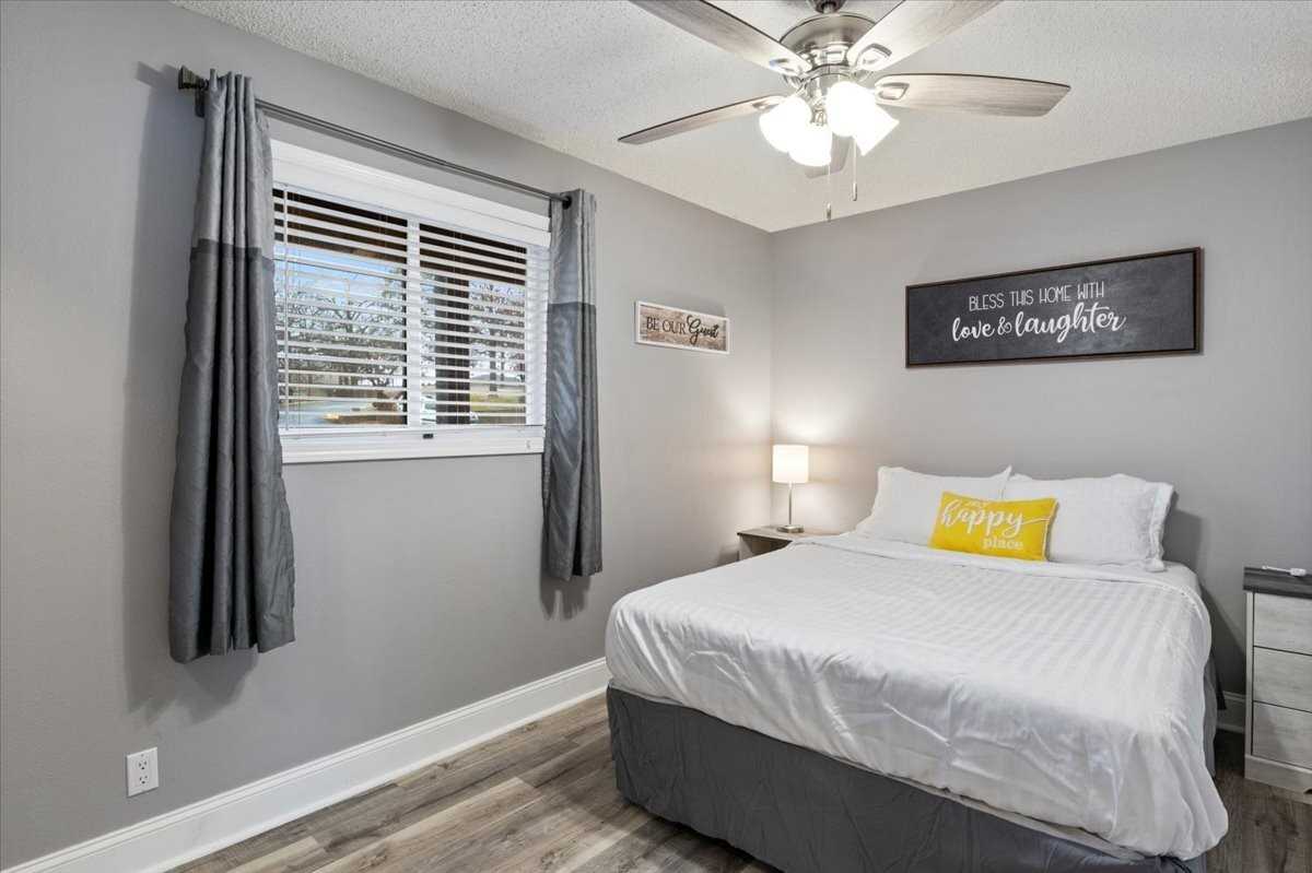 1554 Harbor Pt #1 - Photo 7 of 50