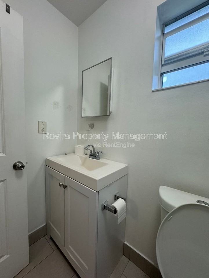 3420 Sw 125th Ct #A - Photo 2 of 6