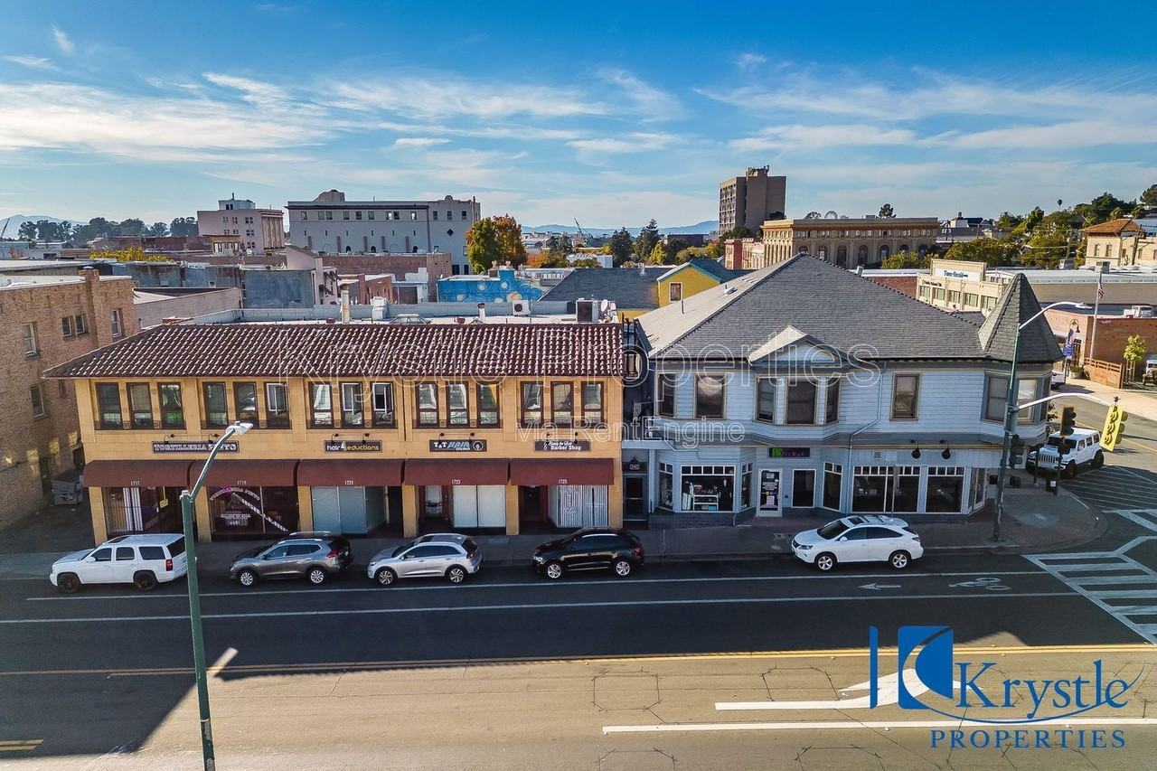 441 Virginia St #6 - Photo 2 of 21