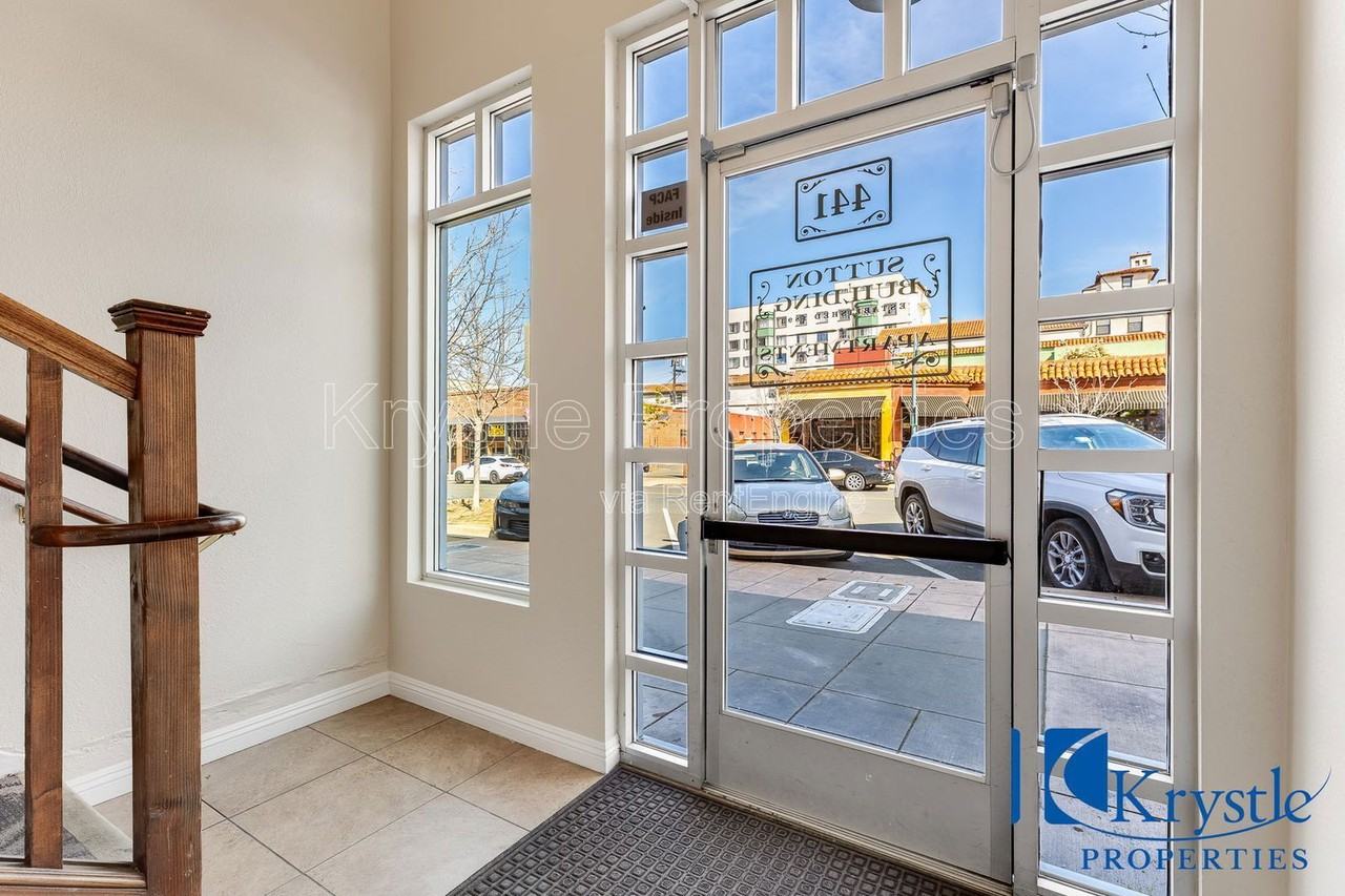 441 Virginia St #6 - Photo 3 of 21