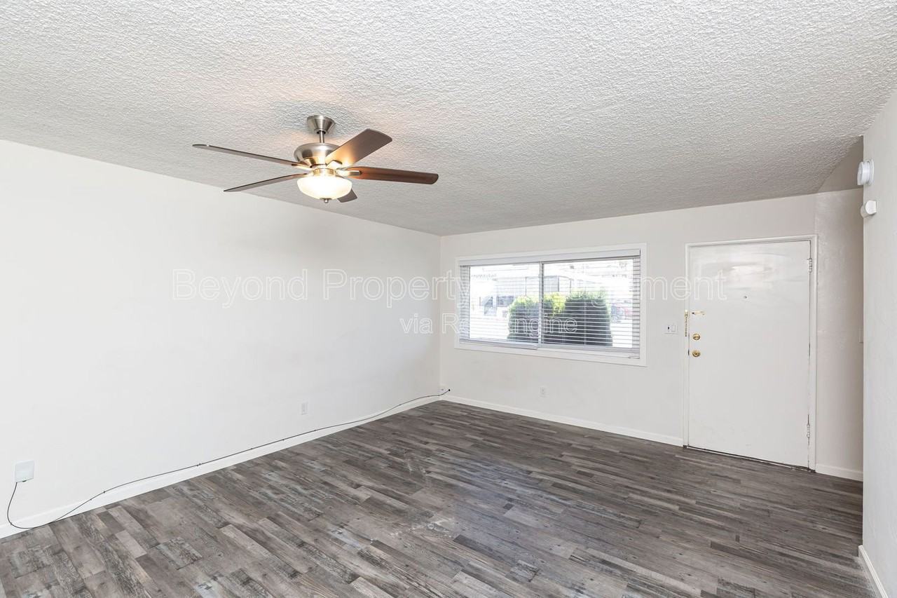 6206 Mission Gorge Rd - Photo 7 of 12