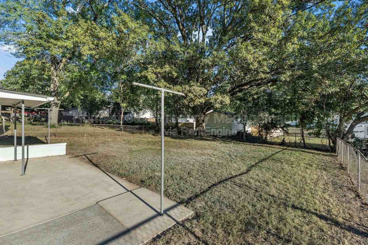 48 Young Dr - Photo 7 of 35