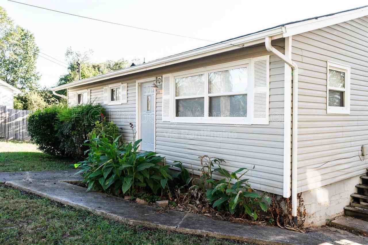 2638 Dexter Ln - Photo 2 of 17