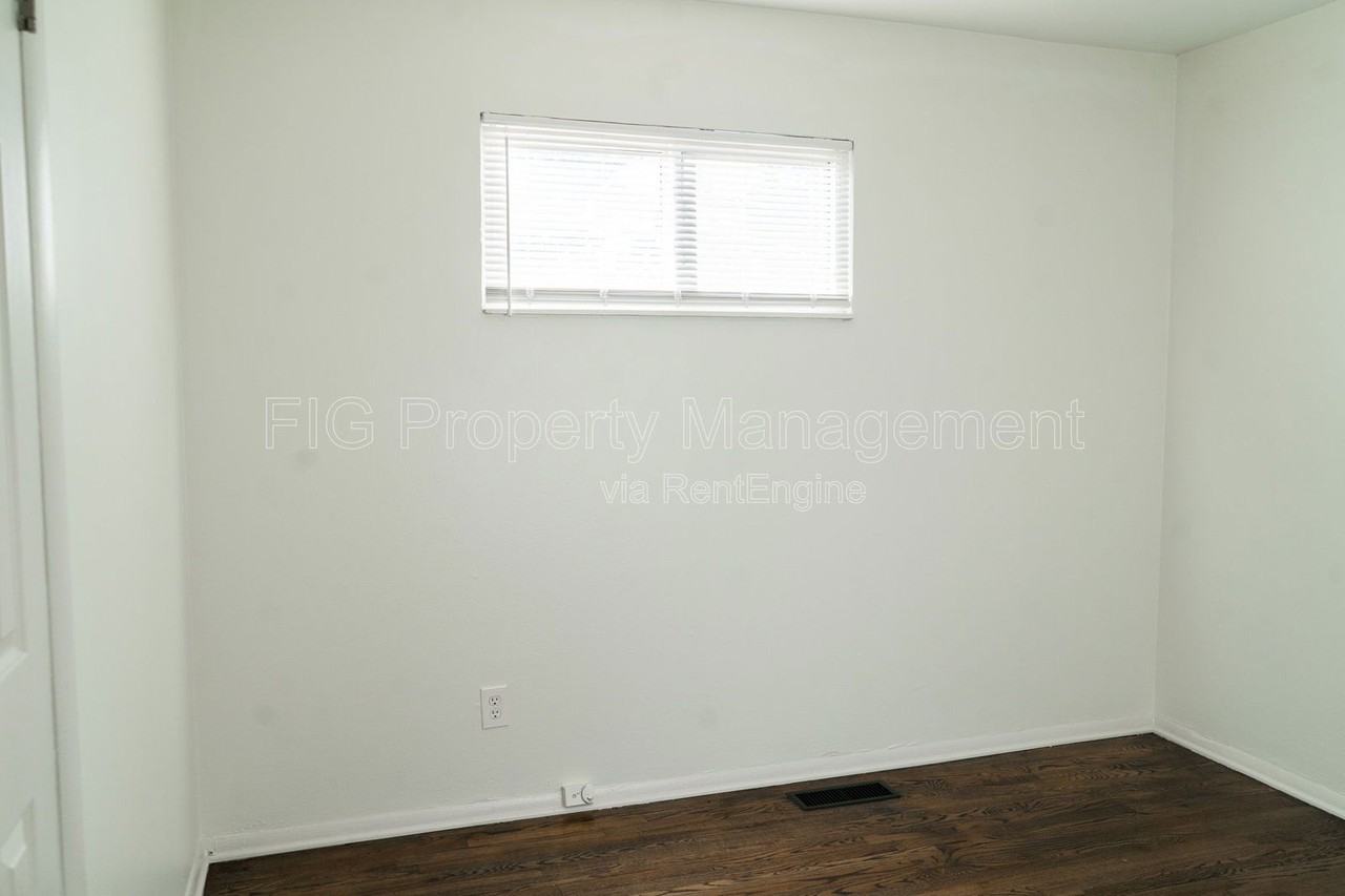 2638 Dexter Ln - Photo 7 of 17