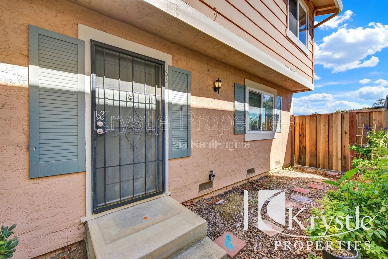 63 Parrott St - Photo 3 of 23