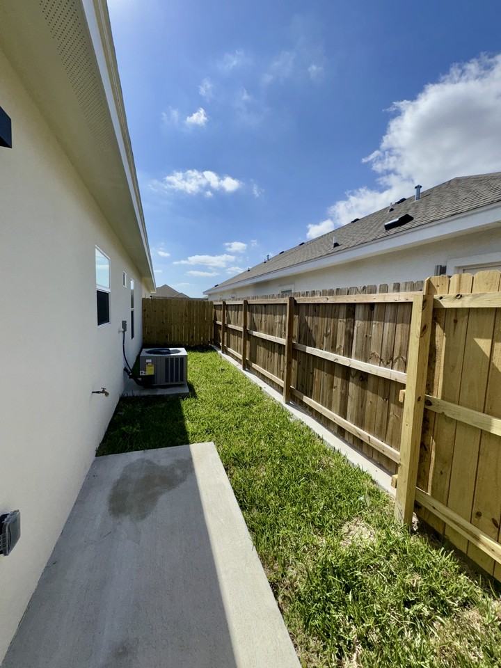 5705 Puffin Ave #1 - Photo 5 of 10