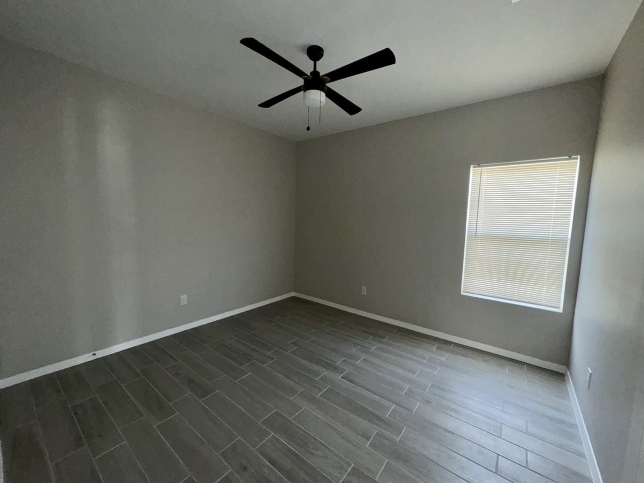 5705 Puffin Ave #1 - Photo 4 of 10