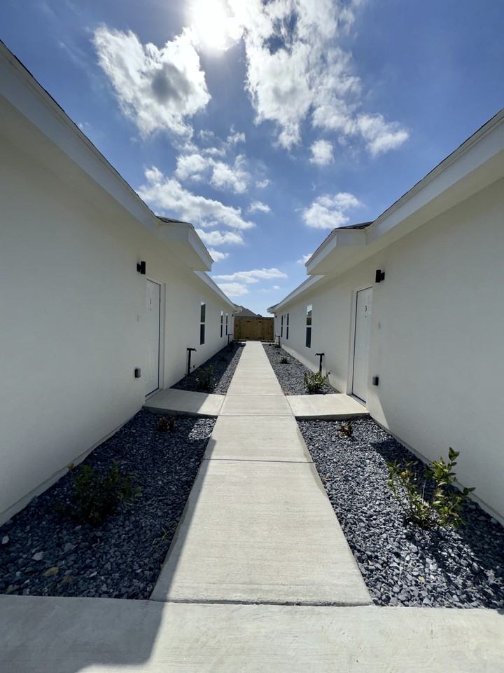 5705 Puffin Ave #1 - Photo 7 of 10