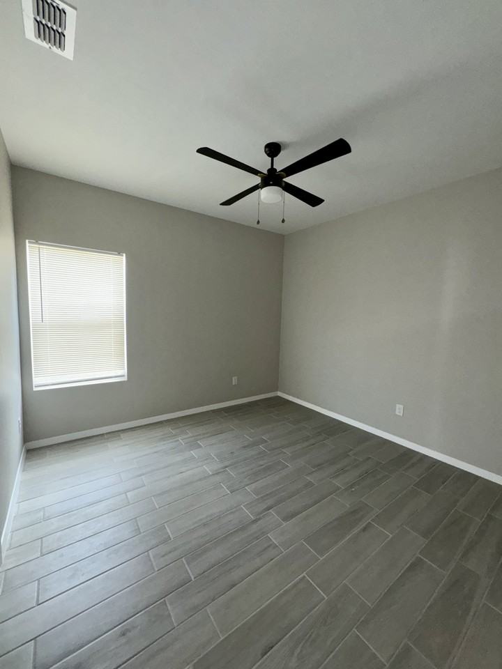 5705 Puffin Ave #1 - Photo 6 of 10