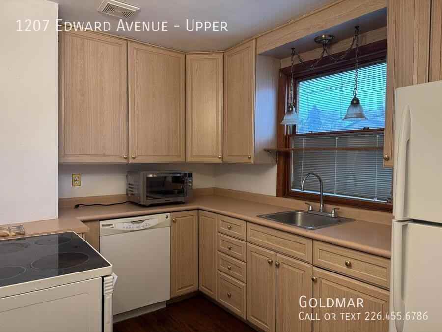 1207 Edward Ave - Photo 2 of 17