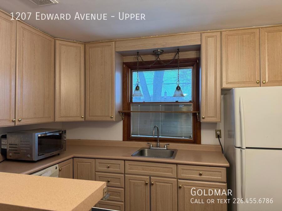 1207 Edward Ave - Photo 3 of 17