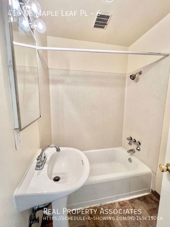 416 Northeast Maple Leaf Place #6 - Photo 6 of 14